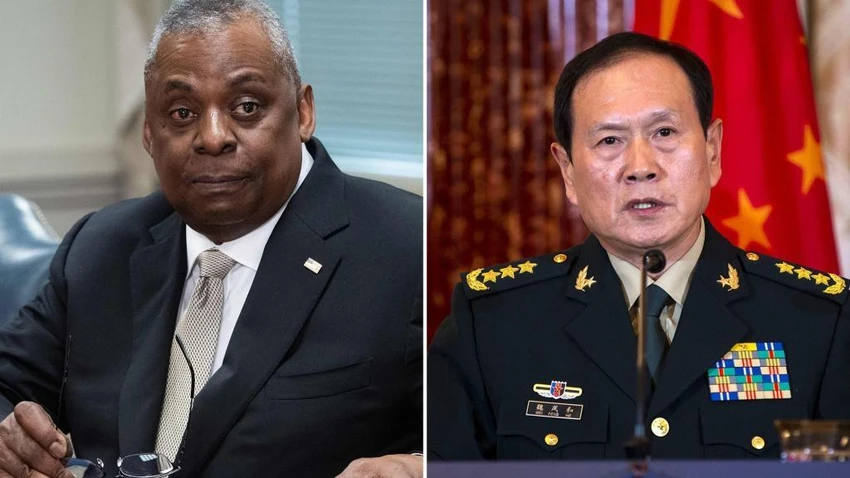 Bộ trưởng Quốc phòng Mỹ Lloyd Austin (trái) và người đồng cấp Trung Quốc Ngụy Phượng Hòa. Ảnh: AFP