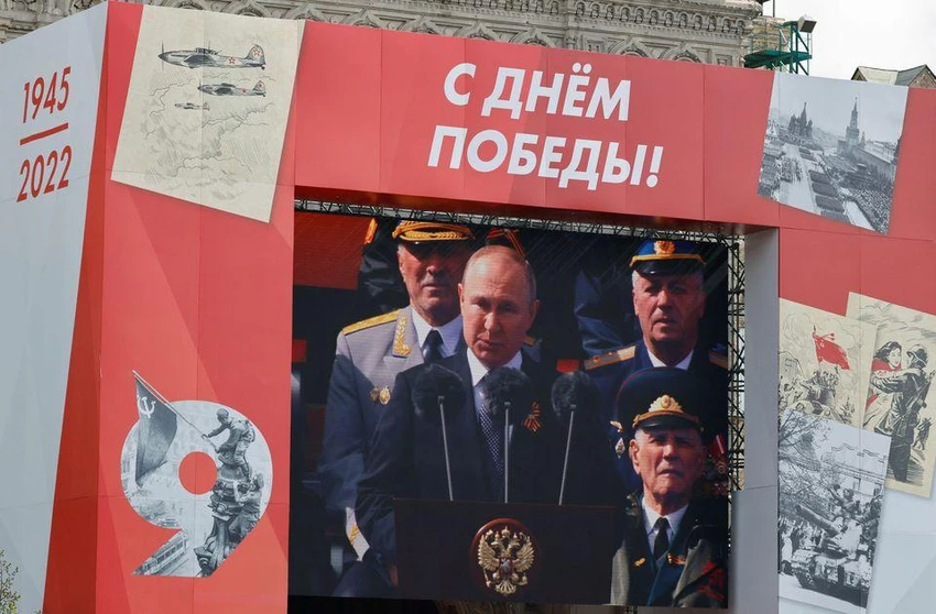 Màn hình ghi lại lúc ông Putin phát biểu nhân ngày kỷ niệm 9-5 tại Quảng trường Đỏ. Ảnh: REUTERS