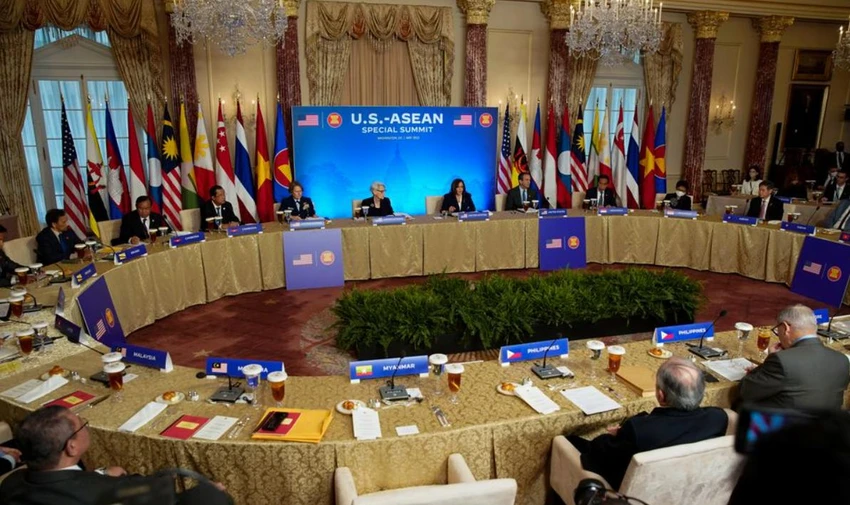Phó Tổng thống Mỹ Kamala Harris có buổi họp với các lãnh đạo ASEAN trong khuôn khổ Hội nghị cấp cao đặc biệt Mỹ-ASEAN ngày 13-5. Ảnh: REUTERS Phó Tổng thống Mỹ Kamala Harris có buổi họp với các lãnh đạo ASEAN trong khuôn khổ Hội nghị cấp cao đặc biệt Mỹ-ASEAN ngày 13-5. Ảnh: REUTERS