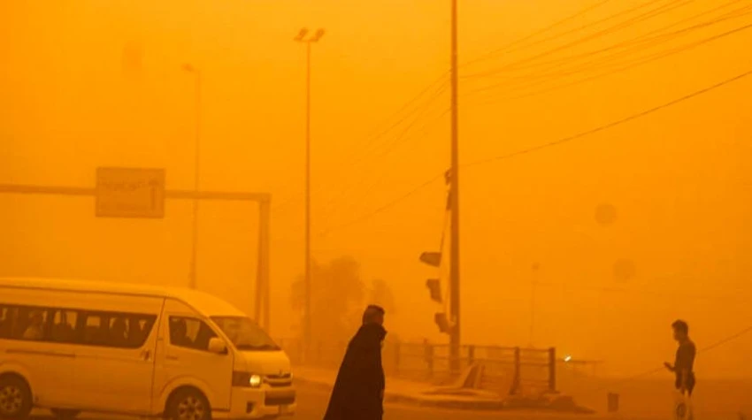 Trận bão cát hôm 16-5 khiến bao trùm thủ đô Baghdad, Iraq. Ảnh: AFP Trận bão cát hôm 16-5 khiến bao trùm thủ đô Baghdad, Iraq. Ảnh: AFP