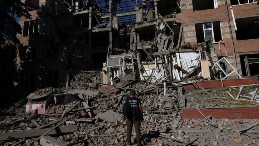 Một trường học tại tỉnh Kharkiv của Ukraine bị phá hủy sau khi bị Nga không kích. Ảnh: REUTERS Một trường học tại tỉnh Kharkiv của Ukraine bị phá hủy sau khi bị Nga không kích. Ảnh: REUTERS