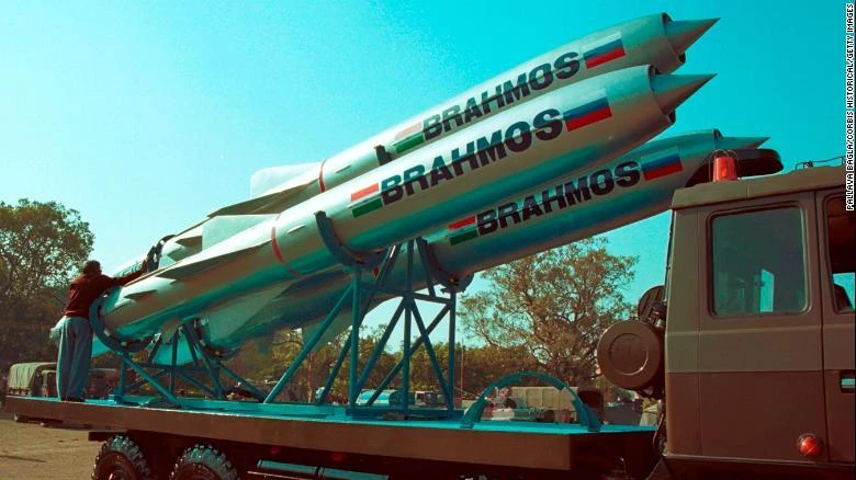 Tên lửa hành trình BrahMos do Nga và Ấn Độ phát triển. Ảnh: CNN Tên lửa hành trình BrahMos do Nga và Ấn Độ phát triển. Ảnh: CNN