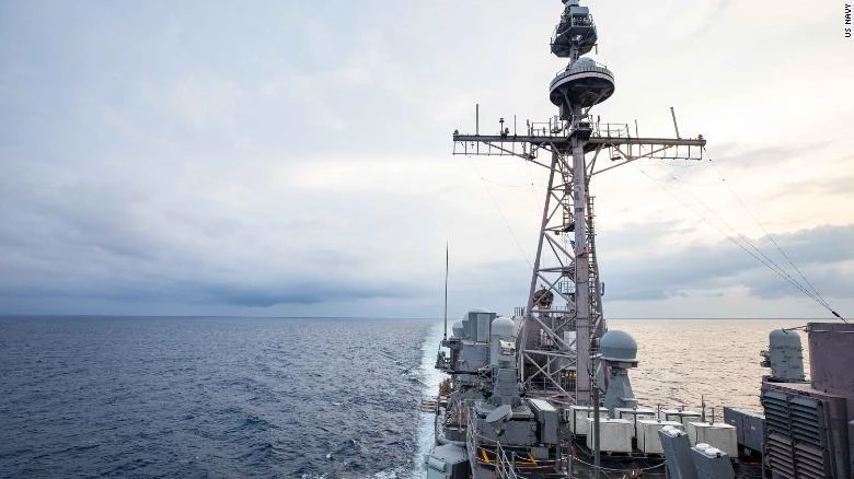 Tàu tuần dương mang tên lửa dẫn đường USS Chancellorsville. Ảnh: CNN Tàu tuần dương mang tên lửa dẫn đường USS Chancellorsville. Ảnh: CNN