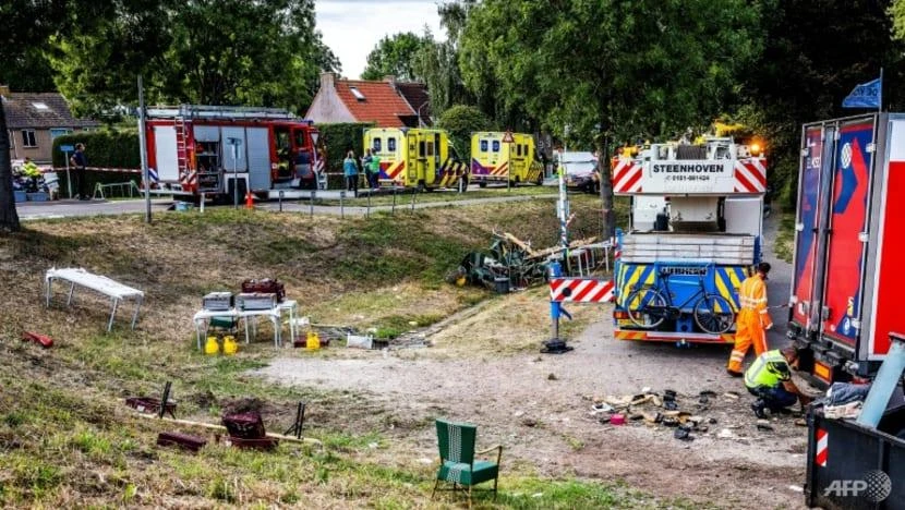Địa điểm xảy ra vụ tai nạn ở thị trấn Nieuw-Beijerland (Hà Lan). Ảnh AFP Địa điểm xảy ra vụ tai nạn ở thị trấn Nieuw-Beijerland (Hà Lan). Ảnh AFP