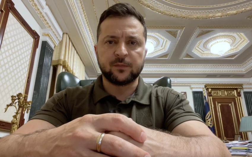 Tổng thống Ukraine - ông Vladimir Zelensky trong buổi phát biểu đêm 28-8. ẢNH: PRESIDENT OF UKRAINE OFFICIAL WEBSITE Tổng thống Ukraine - ông Vladimir Zelensky trong buổi phát biểu đêm 28-8. ẢNH: PRESIDENT OF UKRAINE OFFICIAL WEBSITE