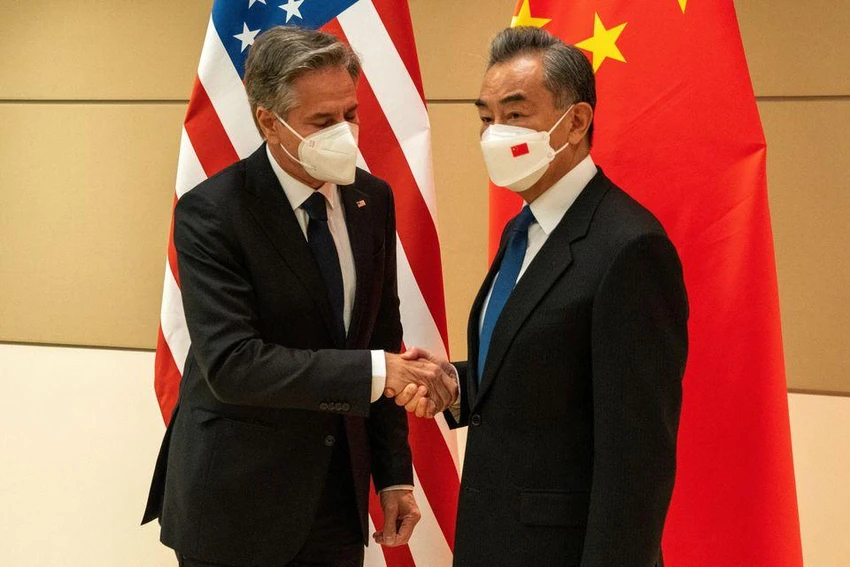 Ngoại trưởng Mỹ Antony Blinken (trái) và Bộ trưởng Ngoại giao Trung Quốc Vương Nghị. Ảnh: REUTERS Ngoại trưởng Mỹ Antony Blinken (trái) và Bộ trưởng Ngoại giao Trung Quốc Vương Nghị. Ảnh: REUTERS