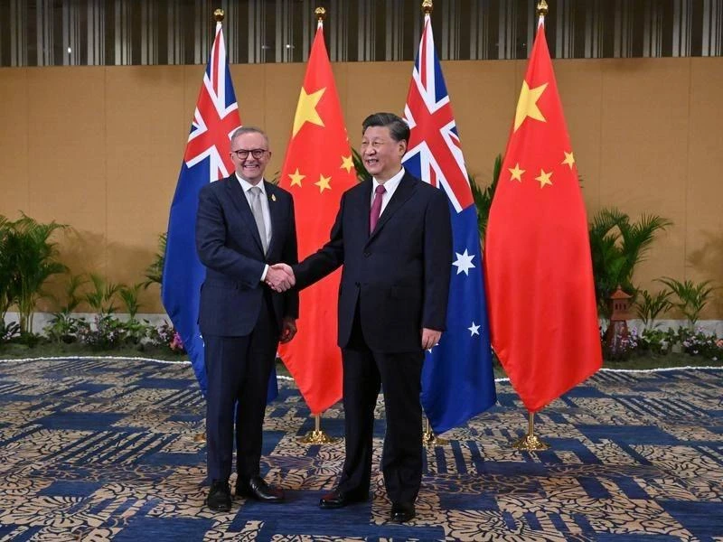 Thủ tướng Úc Anthony Albanese (trái) và Chủ tịch Trung Quốc Tập Cận Bình. Ảnh: AAP