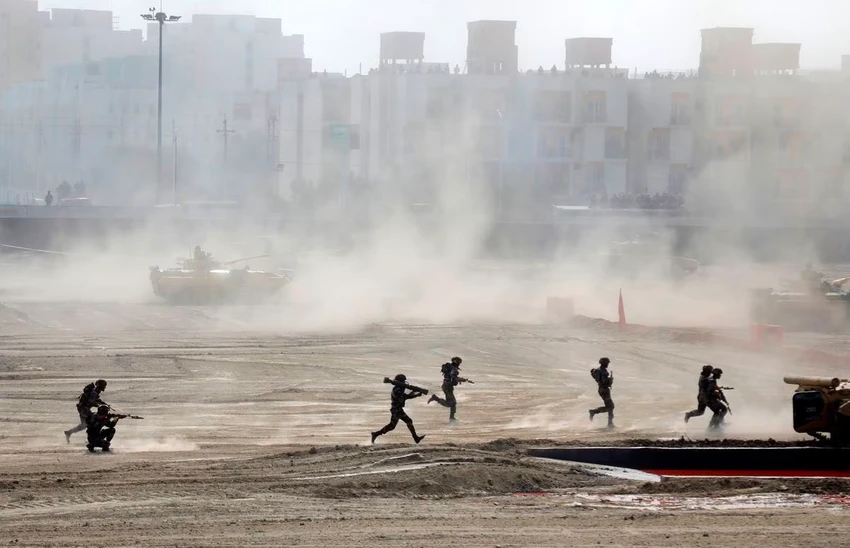 Binh sĩ Ấn Độ diễn tập tác chiến tại DefExpo 2020 ở TP Lucknow. Ảnh: REUTERS Binh sĩ Ấn Độ diễn tập tác chiến tại DefExpo 2020 ở TP Lucknow. Ảnh: REUTERS