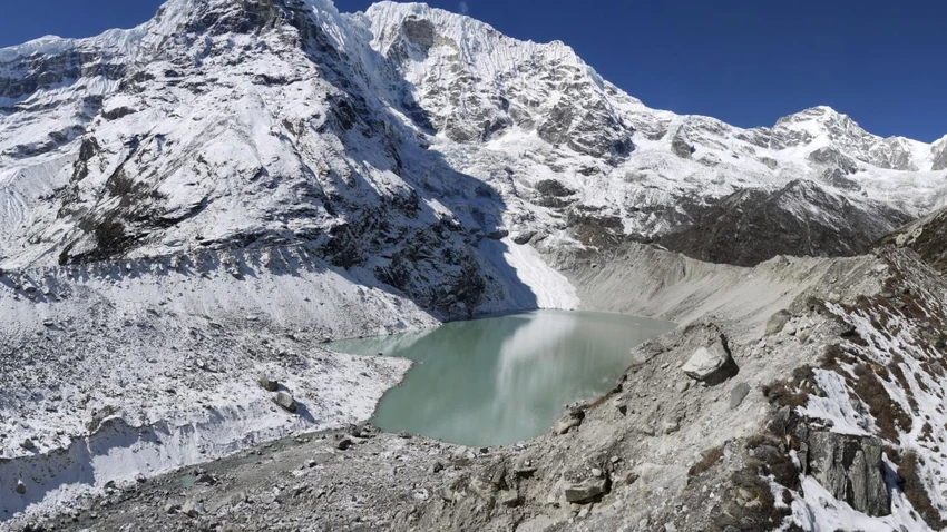 Hồ Dig Tsho ở thung lũng Langmoche (Nepal). Ảnh: SPRINGER NATURE Hồ Dig Tsho ở thung lũng Langmoche (Nepal). Ảnh: SPRINGER NATURE