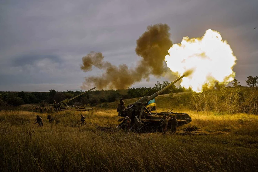 Đơn vị pháo binh Ukraine khai hỏa lựu pháo tự hành 2S7-Pion gần tiền tuyến Kharkiv. Ảnh: AFP Đơn vị pháo binh Ukraine khai hỏa lựu pháo tự hành 2S7-Pion gần tiền tuyến Kharkiv. Ảnh: AFP