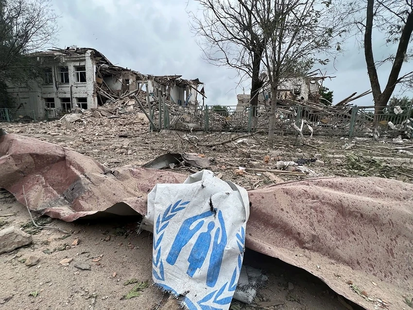 Đống đổ nát sau trận tập kích của Nga ở thành phố Orikhiv (tỉnh Zaporizhia, Ukraine). Ảnh: REUTERS