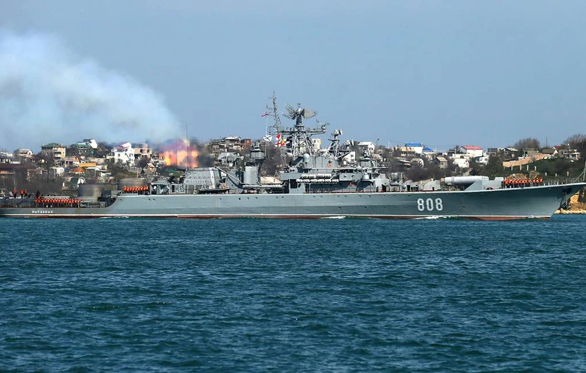 Khinh hạm Pytlivyy thuộc Hạm đội Biển Đen (Nga) hoạt động ngoài khơi TP Sevastopol (bán đảo Crimea). Ảnh: TASS