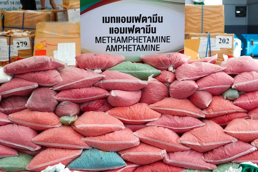 Các túi ma tuý đá trong sự kiện tiêu huỷ ma tuý lần thứ 50 ở tỉnh Ayutthaya (Thái Lan) hồi năm 2020. Ảnh: REUTERS Các túi ma tuý đá trong sự kiện tiêu huỷ ma tuý lần thứ 50 ở tỉnh Ayutthaya (Thái Lan) hồi năm 2020. Ảnh: REUTERS