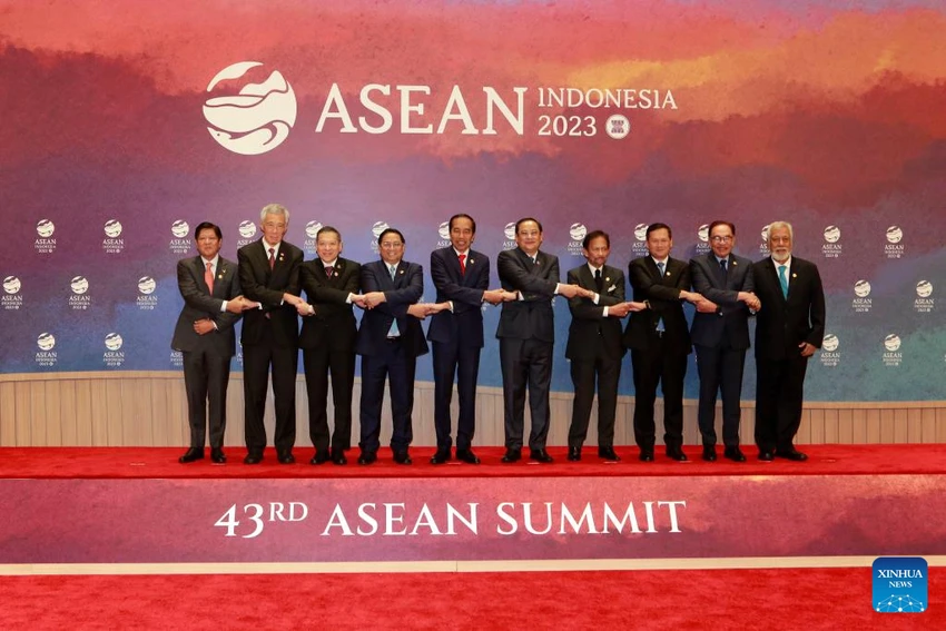 Lãnh đạo các nước ASEAN tham dự Hội nghị cấp cao ASEAN lần thứ 43 tại Indonesia ngày 5-9. ẢNh: TÂN HOA XÃ Lãnh đạo các nước ASEAN tham dự Hội nghị cấp cao ASEAN lần thứ 43 tại Indonesia ngày 5-9. ẢNh: TÂN HOA XÃ