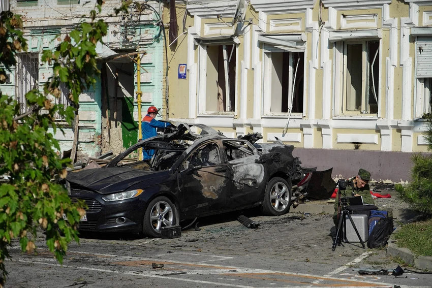 Hiện trường một UAV được Nga cho là của Ukraine bị phòng không Nga bắn hạ tại trụ sở quân đội miền nam Nga ở TP Rostov-on-Don. Ảnh: AFP Hiện trường một UAV được Nga cho là của Ukraine bị phòng không Nga bắn hạ tại trụ sở quân đội miền nam Nga ở TP Rostov-on-Don. Ảnh: AFP