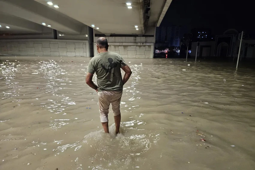 mưa lũ Dubai.jpg