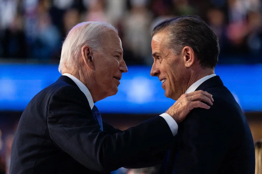 Biden ân xá cho con trai
