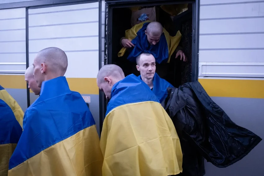 Nga và Ukraine trao đổi hơn 500 tù binh