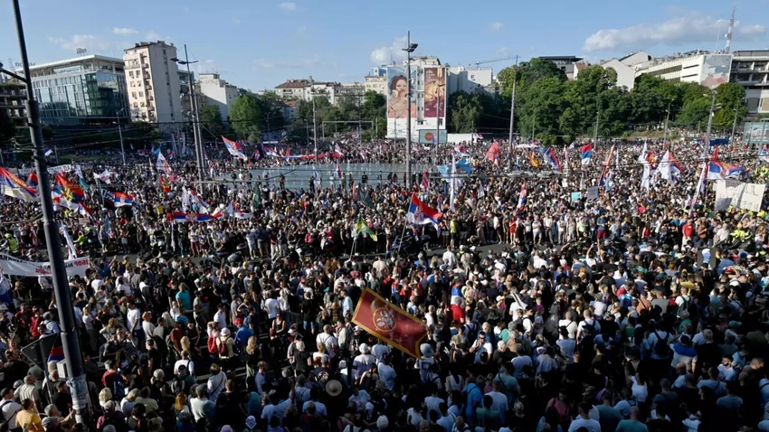 biểu tình ở Serbia