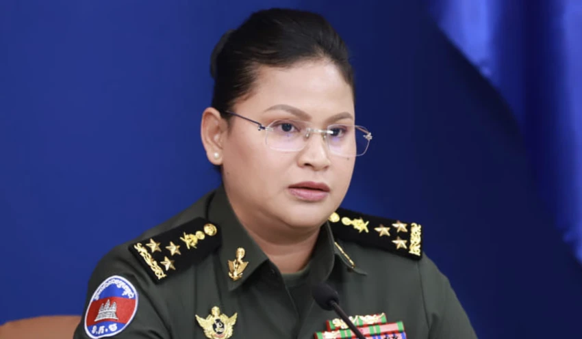 đạn pháo giao tranh rơi trên đất Lào
