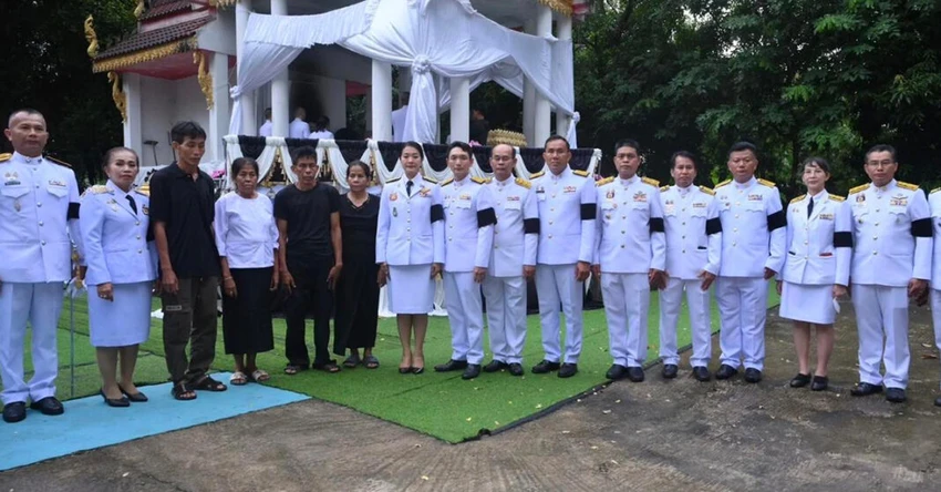 Đoàn quan chức Thái Lan tổ chức lễ tang cho công dân Lào thiệt mạng trong xung đột biên giới Campuchia-Thái Lan. Ảnh: PHEU THAI PARTY