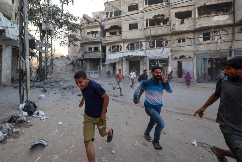 Israel không kích khắp Gaza