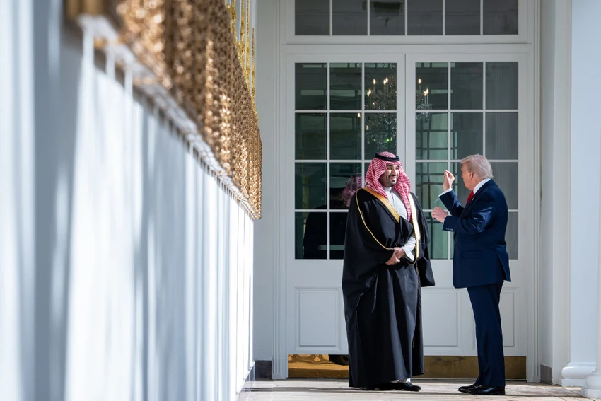 Tổng thống Donald Trump dành nhiều lời ca ngợi Thái tử Mohammed bin Salman của Saudi Arabia trong chuyến thăm Nhà Trắng ngày 18-11. Ảnh: Haiyun Jiang/The New York Times