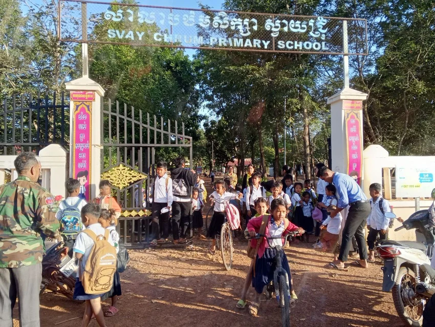 Campuchia thái lan học sinh video.jpg