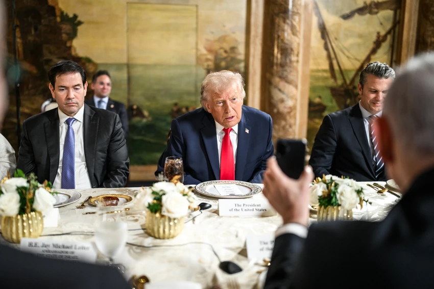 Ông Trump có những quyền hạn nào để ra lệnh tấn công Venezuela?.jpg