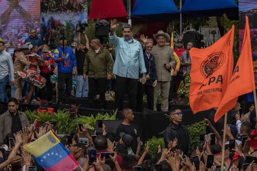 Venezuela tuyên bố đoàn kết sau khi Mỹ bắt giữ Tổng thống Maduro; ông Trump cảnh báo rắn với tổng thống lâm thời.jpg