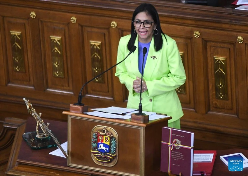 Delcy Rodriguez tổng thống lâm thời venezuela cải tổ nội cát.jpg