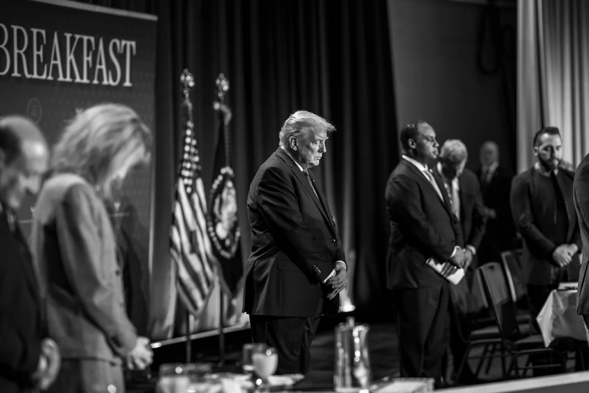 Đảng Cộng hoà phản ứng vụ ông Trump đăng video phân biệt chủng tộc vợ chồng ông Obama.jpg