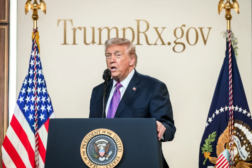 Ông Trump ủng hộ 'thay đổi chế độ' ở Iran, nguy cơ xung đột nghiêm trọng.jpg