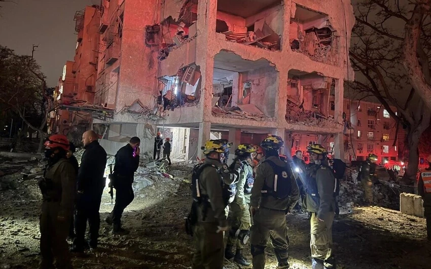 Iran phát động làn sóng không kích thứ 72; Israel đánh chặn “hụt” tên lửa Iran, thiệt hại nặng.jpg