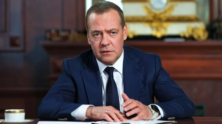 Ông Medvedev nói EU có thể trở thành mối đe dọa quân sự với Nga lớn hơn NATO.jpg