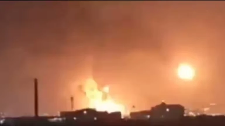 Iran tuyên bố tấn công cơ sở hóa dầu Saudi Arabia, nói 'không còn kiềm chế'.jpg