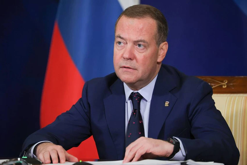 Ông Medvedev cảnh báo nhà máy ở hơn 10 nước châu Âu có thể là mục tiêu tấn công của Nga.jpeg