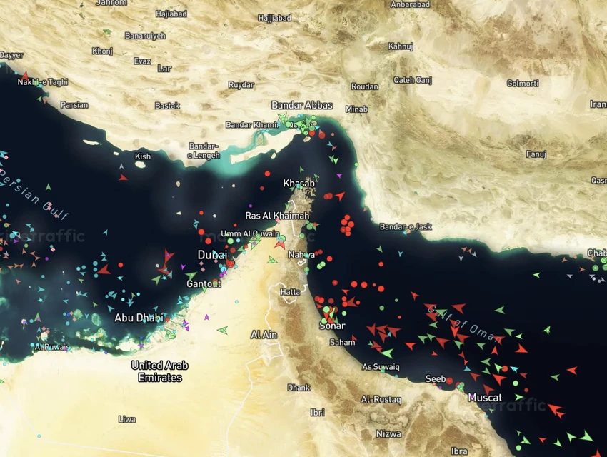 Eo biển Hormuz rạng sáng 31-5. Ảnh: MARINE TRAFFIC