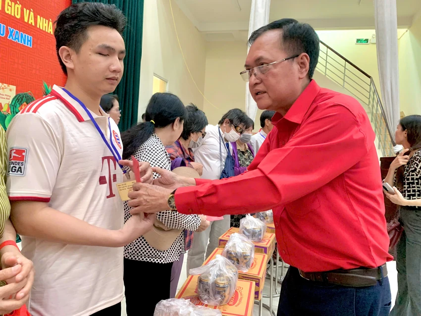 Ca sĩ Mỹ Tâm 3.jpg