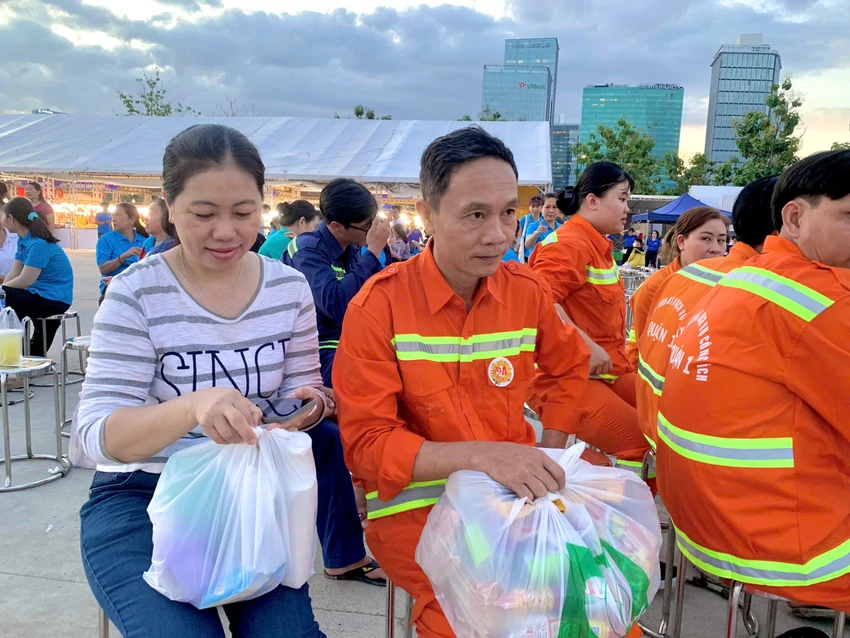 ngày hội công nhân 13..jpg