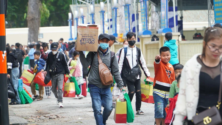 người lao động 7...jpg
