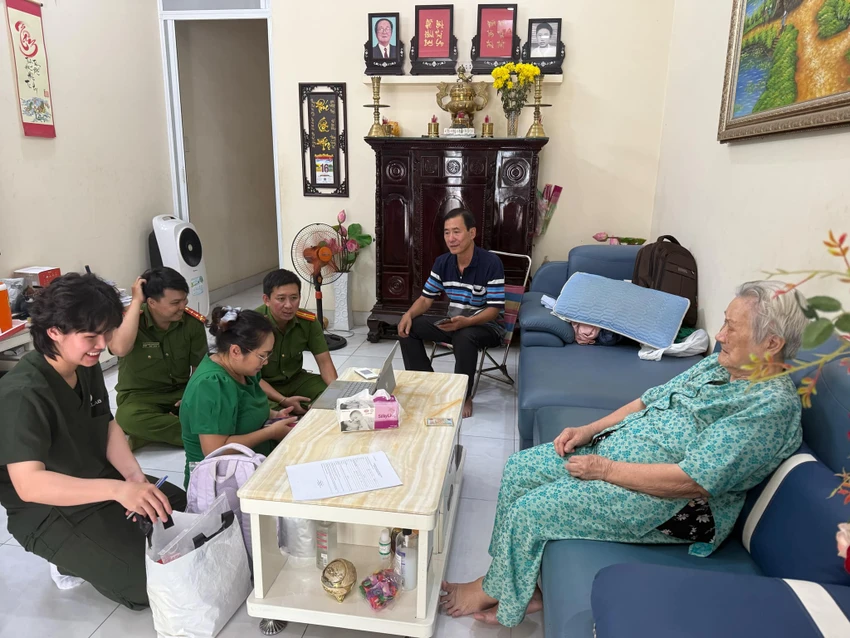 thân nhân liệt sĩ 13.jpg