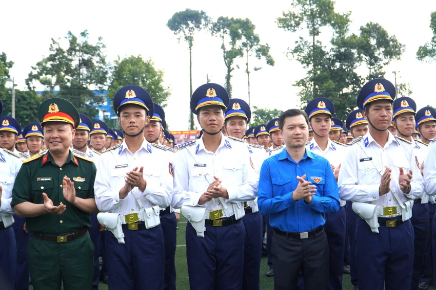 lực lượng luyện tập diễu binh 2.jpg