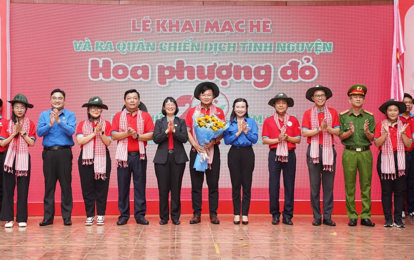 khai-mạc-hè-2.jpeg