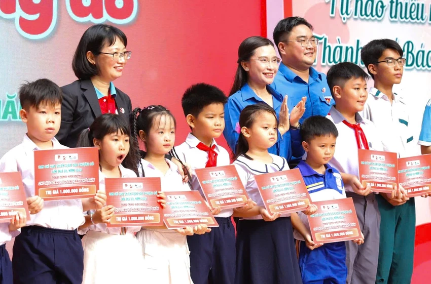 khai-mạc-hè-8.jpeg