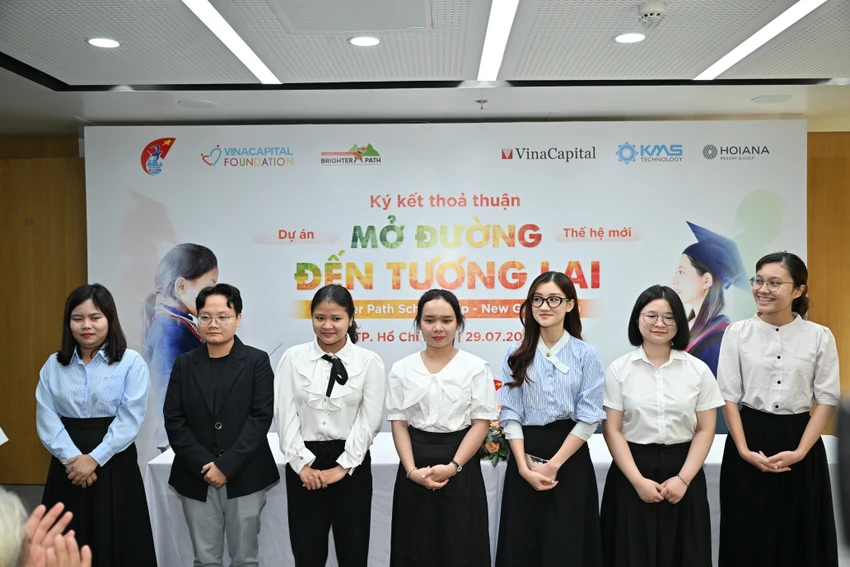 mở đường đến tương lai 3.jpg