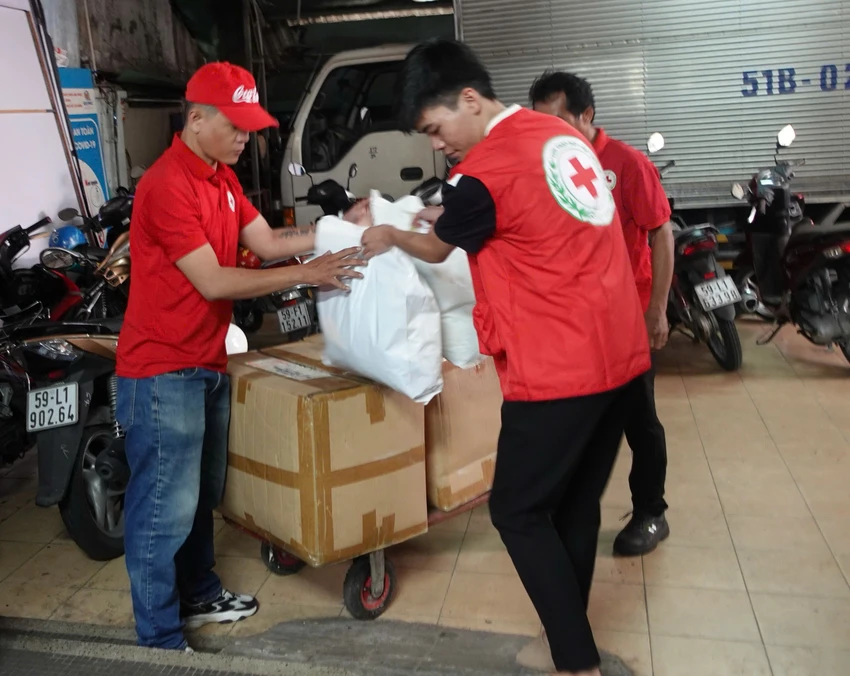 bà con vùng bão (17).jpg