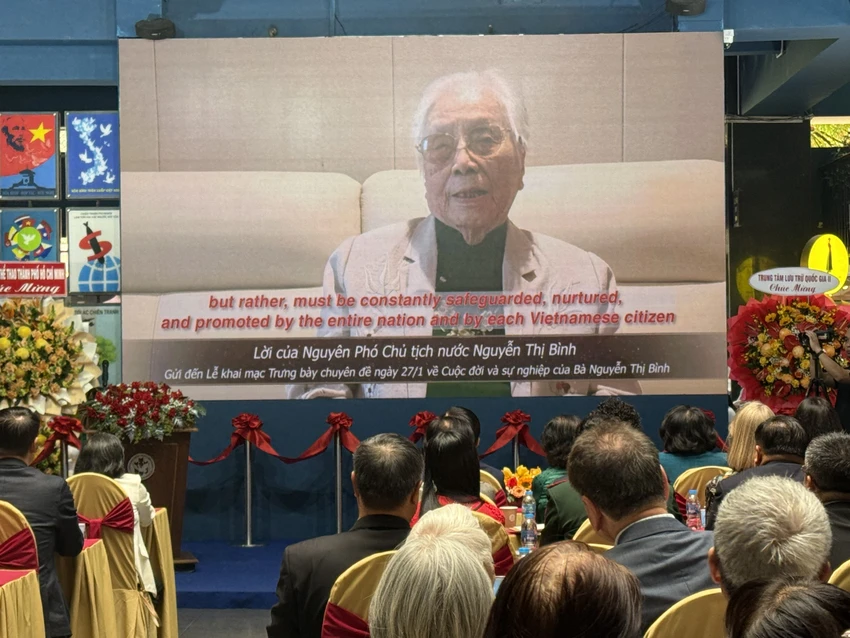 Nguyễn Thị Bình 11 (1).jpg