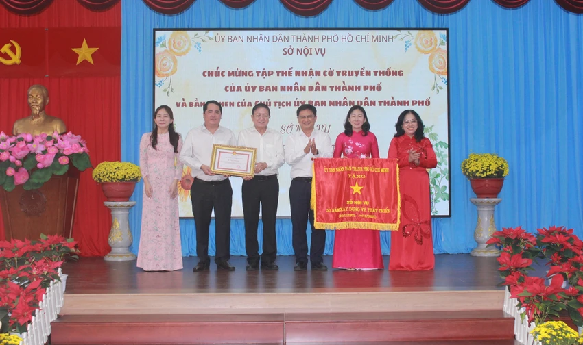 nội vụ (1).JPG