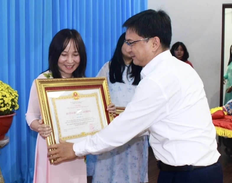 nội vụ (2).jpg